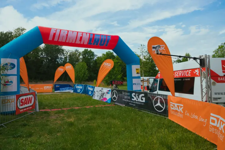 Startbogen Branding „Firmenlauf“ inkl. Gebläse